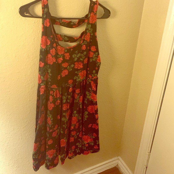 Dress - Picture 1 of 4